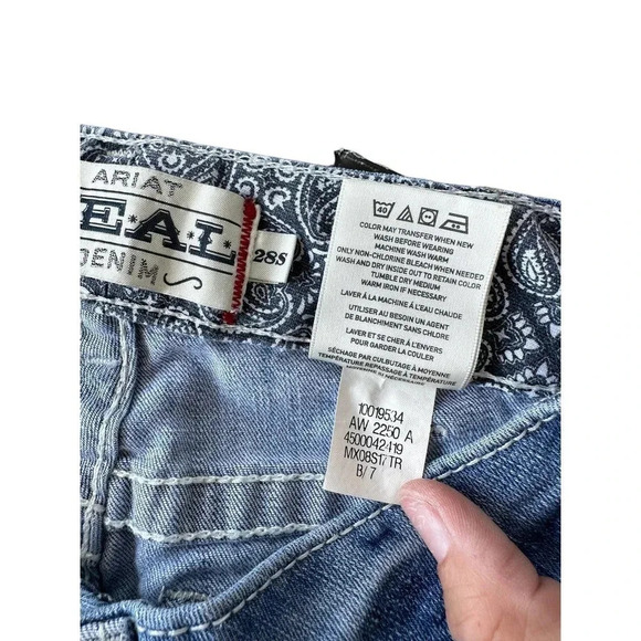 Ariat‎ Real Denim Women's Blue Straight Leg Belt Looped Distressed Jean Size 28s - Picture 3 of 10